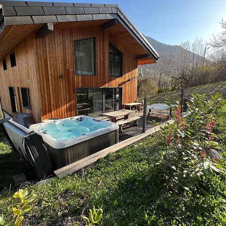 Les 3 Marmottes, 12 Personnes, Jacuzzi Dağ evi